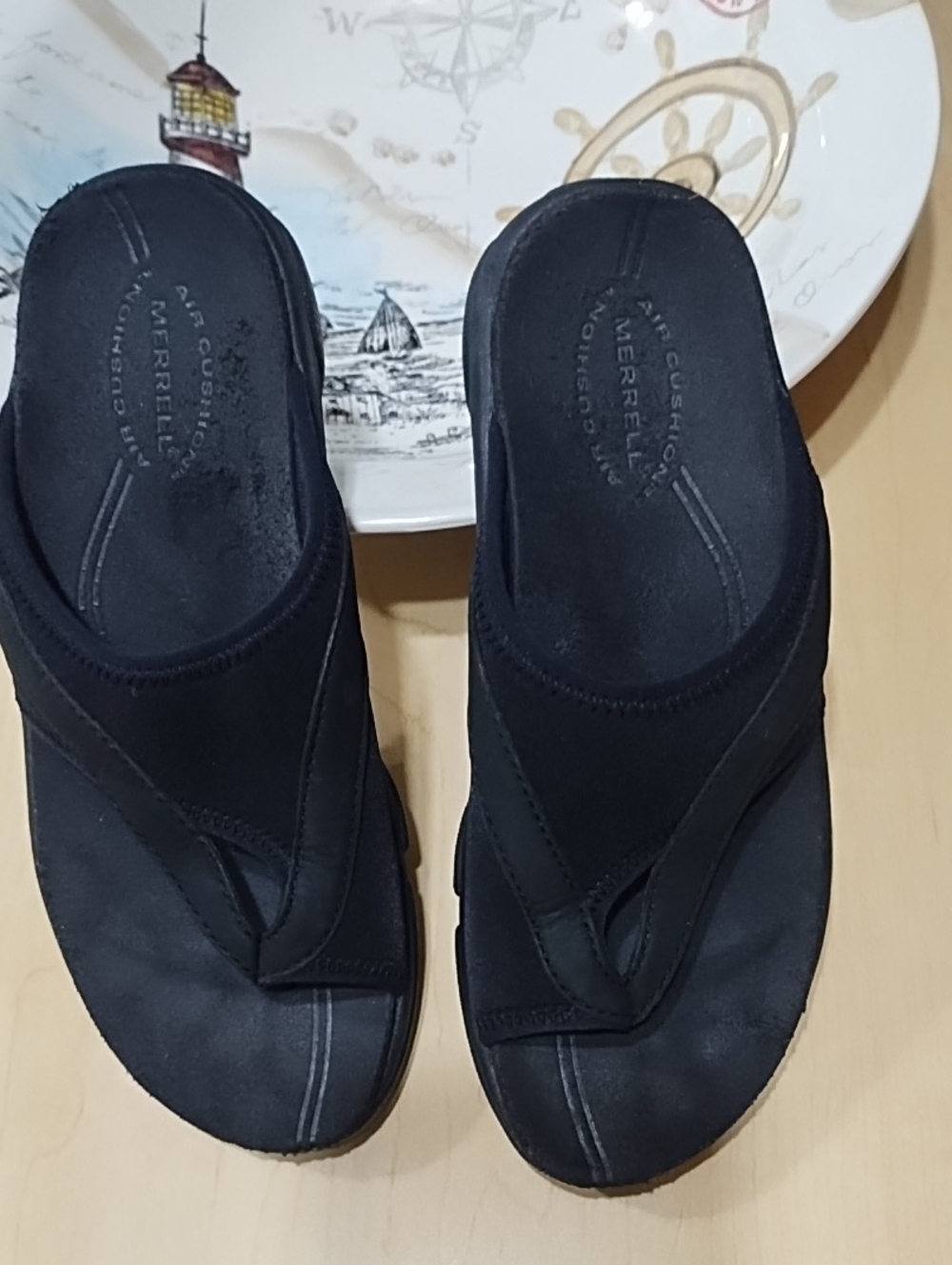 Merrell Black Women's Air-Cushion Thong Sandals Good Condition Size 5.
